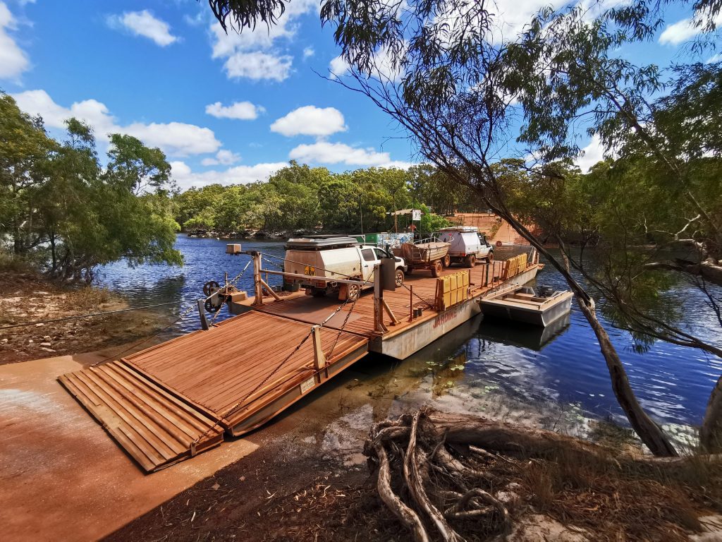 Cars crossing Jardine River via Ferry